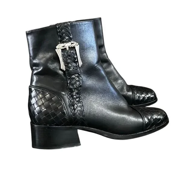 Like-new Brighton Boots - Picture 3 of 10